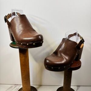 KORKS Slip On Mules w/ Heel Strap & Lightweight Platform Soles BROWN / SIZE 9M